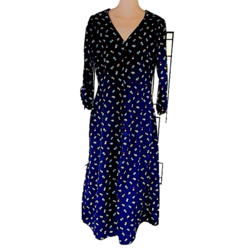 GAP - Navy Blue with small Flowers button down dress 👗